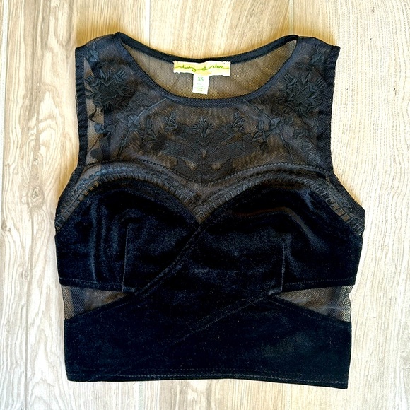 XS Urban Outfitters velvet and mesh crop top - Picture 3 of 6